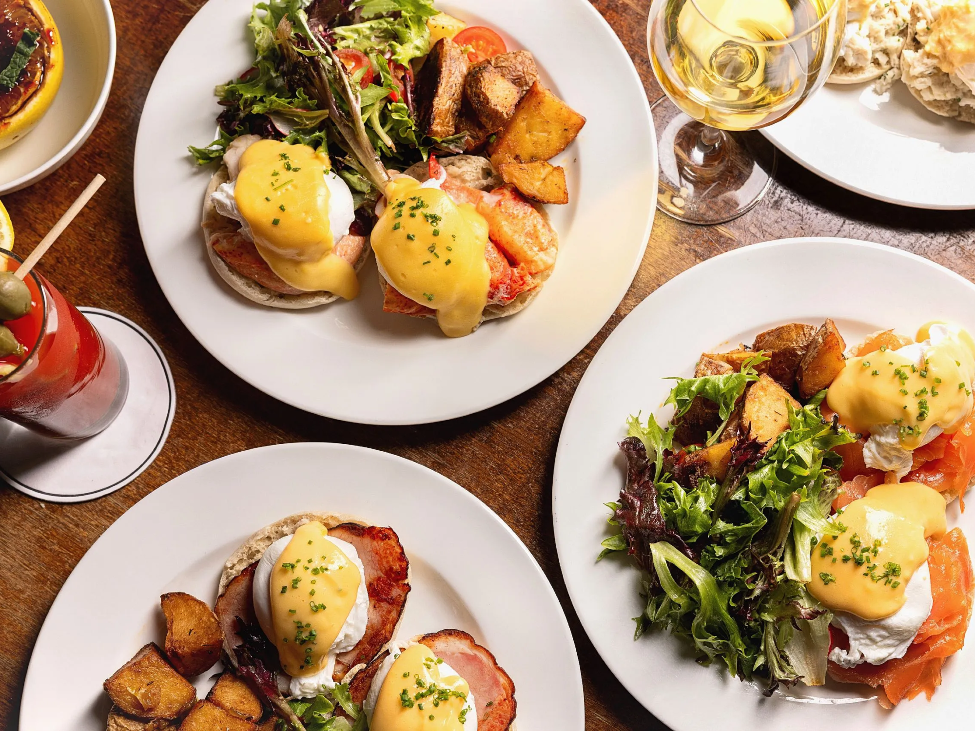 brunch-en-cdmx-huevos-benedictinos-y-mimosas