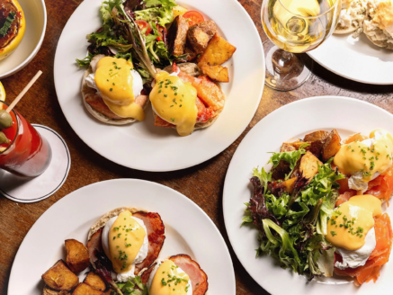 brunch-en-cdmx-huevos-benedictinos-y-mimosas